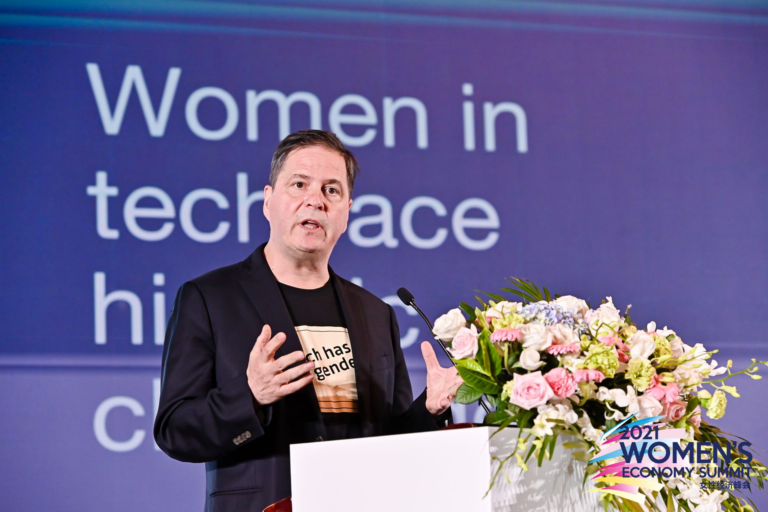 Alain Crozier delivers a keynote at WES 2021.