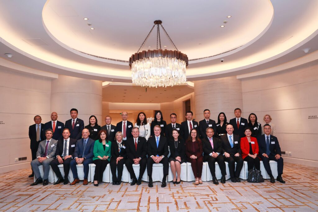 US Senate Delegation Meets Beijing Business Community